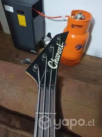 Bajó charvel 4 cuerdas "90s"