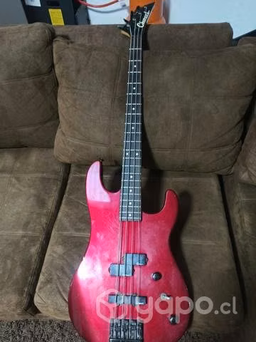 Bajó charvel 4 cuerdas "90s"