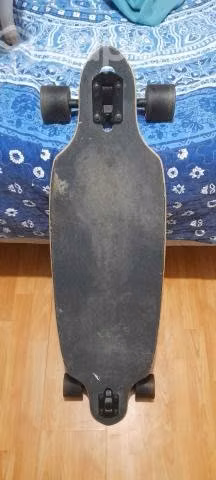 Se vende longboard skate marca polemic usado en bu
