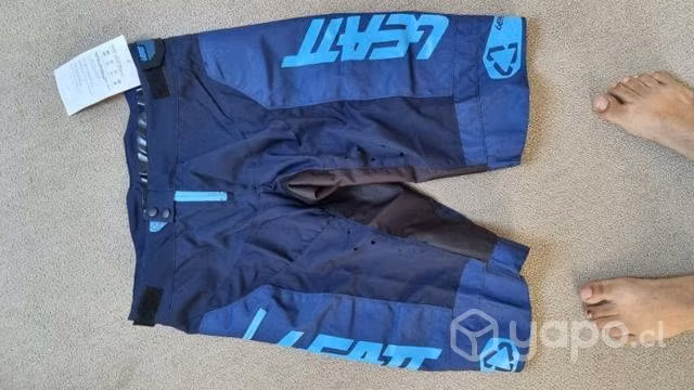 Short MTB descenso mountain bike marca leatt talla