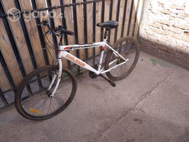 Bicicleta aro 26 blanca - Imagen 3