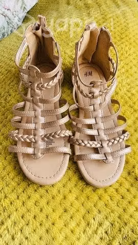 Sandalias doradas H&M número 33