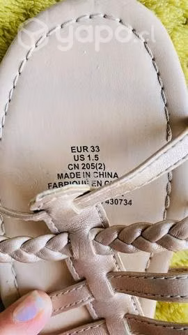 Sandalias doradas H&M número 33 - Imagen 3
