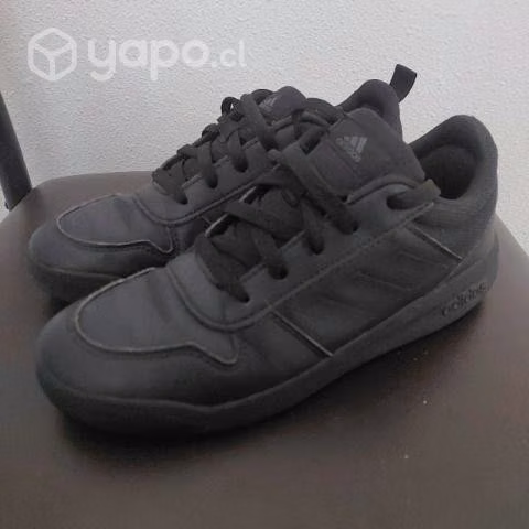 Zapatillas Adidas negras talla 35