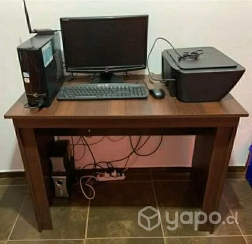 Pc Emachine y escritorio