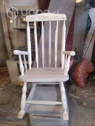 Sillas mecedoras de madera