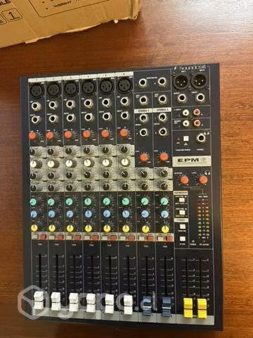 Mesa de sonido soundcraft
