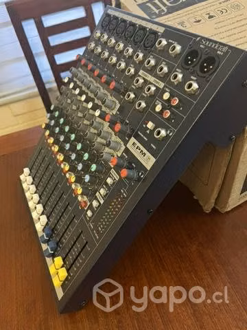 Mesa de sonido soundcraft
