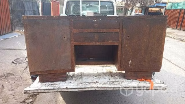 Mueble antiguo de dormitorio para restaurar