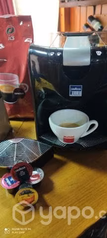 Cafetera LAVAZZA  insumos