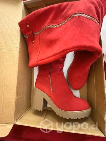 Botas Rojas largas nuevas