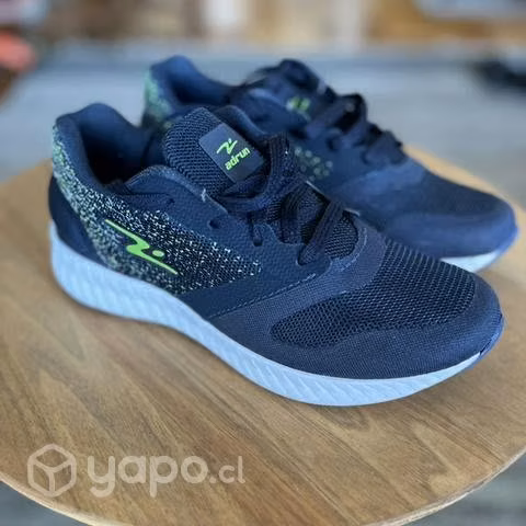 Zapatillas de niño nuevas