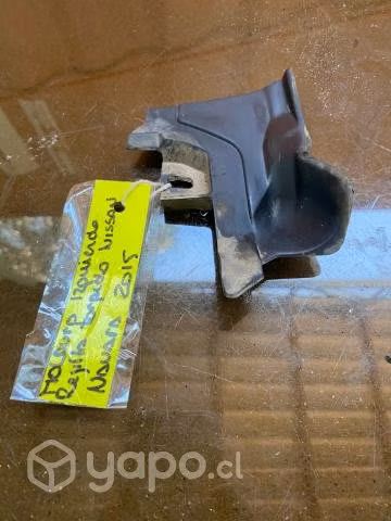 Copia de Moldura izq rejilla torpedo Nissan Navara