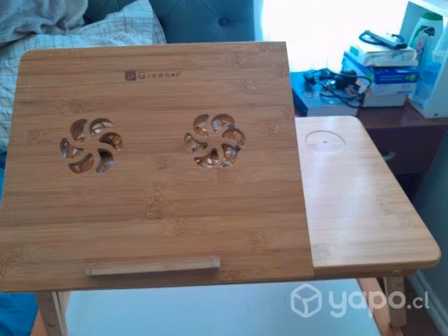 Mesa con ventilador para computador