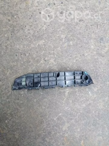 Mensula delantera izquierda toyota fortuner orig