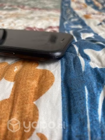 IPhone XR 64 GB (usado) + cable tipo C (nuevo)