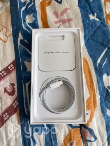 IPhone XR 64 GB (usado) + cable tipo C (nuevo)