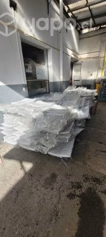 Sillas pegables blancas