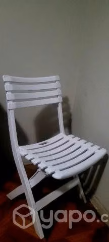 Sillas pegables blancas