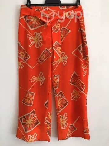 Pantalón ancho marca Anastasia talla M, Metro Toba