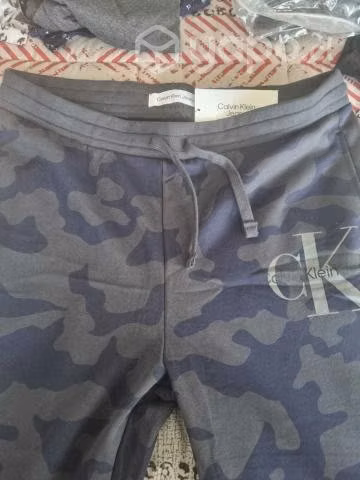 Jogger Calvin Klein nuevo