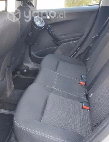 Peugeot 208 impecable petrolero