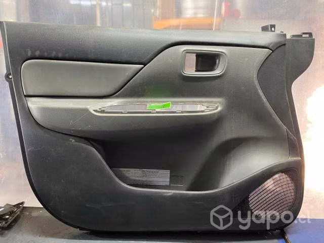 Tapiz puerta delantera izquierda Mitsub L200 2019