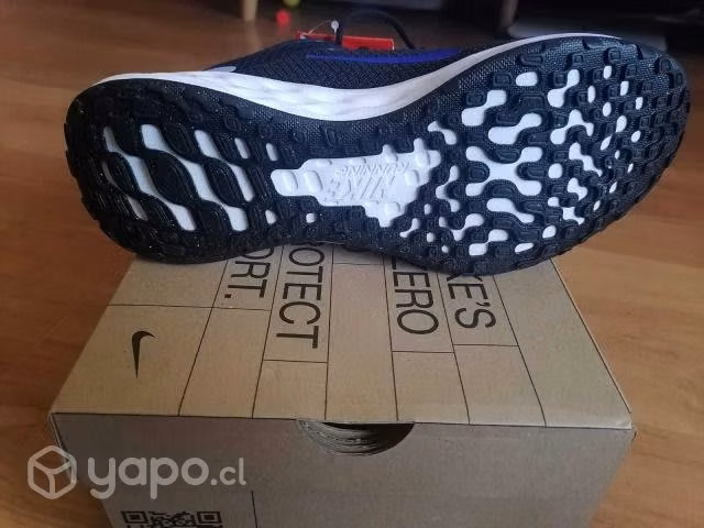 Zapatillas running nike revolution nn