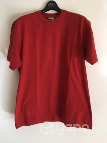 Poleras talla S-M NUEVAS, metro Tobalaba y Colón