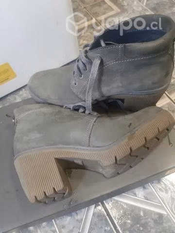 Zapatas mujer Cater pillar n.40