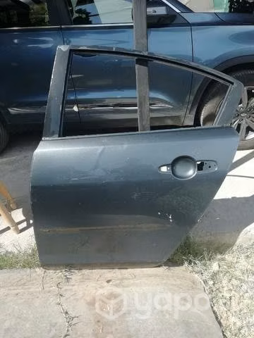 Puerta trasera izq Mazda 