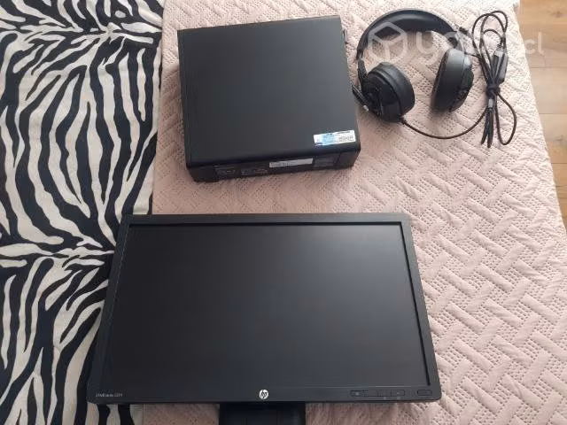 PC i3 8100 con accesorios - Imagen 3
