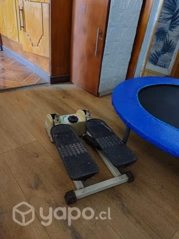 Cama elástica más máquina de ejercicios piernas