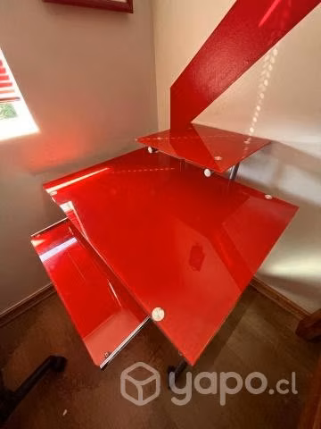 Escritorio rojo