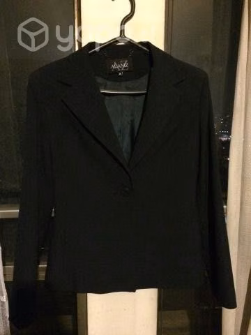 Blazer Alaniz negro impecable talla S- 40