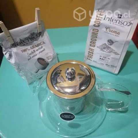 Café molido y Tetera con filtro