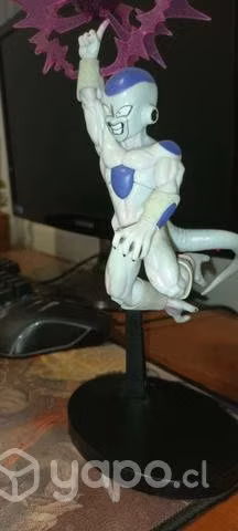 Figura de freezer nueva - Imagen 5
