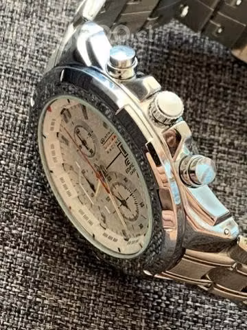 Sólido reloj pulsera cronómetro y calendario