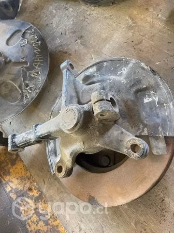 Muñón con masa delantero izquierdo CHV N300