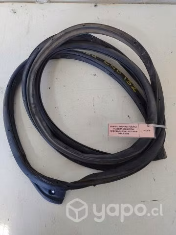 Goma Contorno Puerta Trasera Izq Nw Dmax 2018