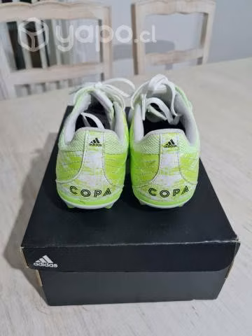 Zapatos de Futbol N°35 marca Adidas
