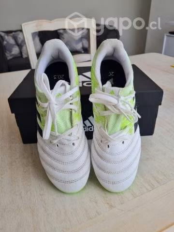Zapatos de Futbol N°35 marca Adidas