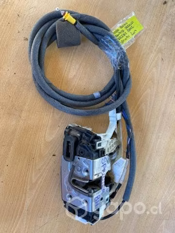 Chapa puerta delantera derecha Mercedes Benz Sprin