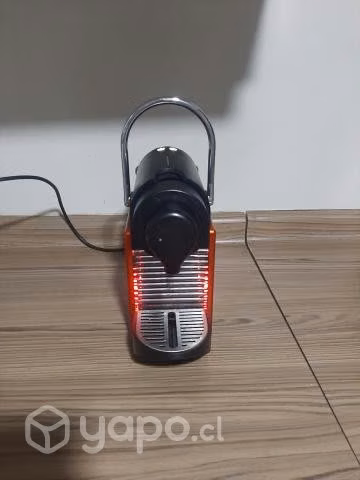 Cafetera Nespresso C60 usada