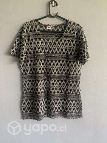 Polera, un básico en talla L. - Imagen 2