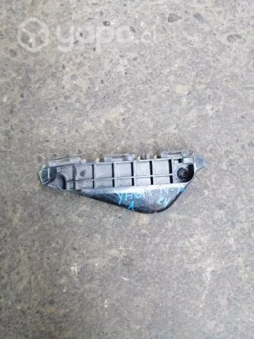 Mensula derecha toyota yaris 2014-2017 original