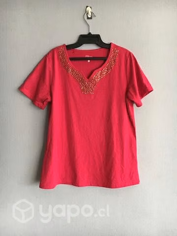 Polera, un básico en talla S.