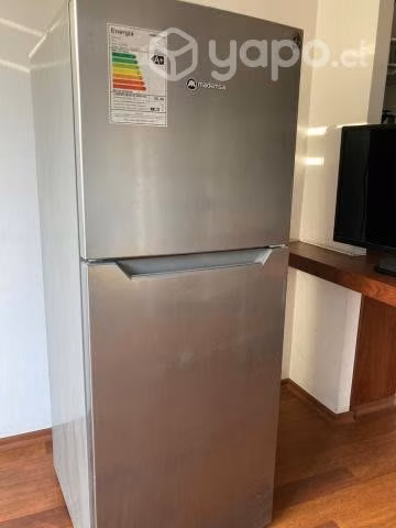 Refrigerador Mademsa Altus 1200 Inox Con Freezer 1