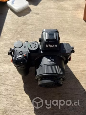 Nikon Z5 con lente 85mm 1.8 y 28mm 2.8