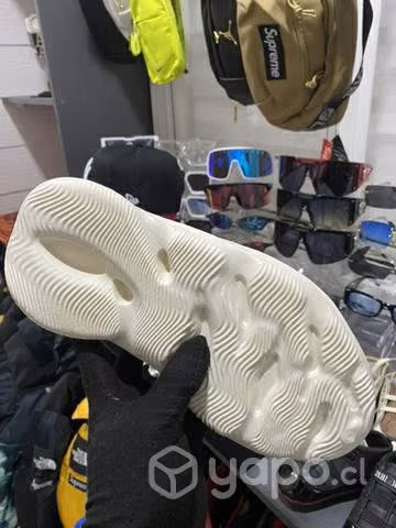 Yeezy 42,5